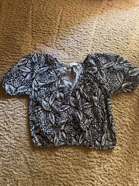 LOFT Black and White Leaf-Print Puff Sleeve Blouse